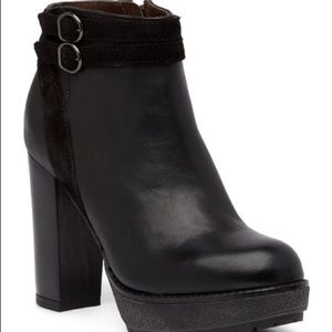 MANAS Women’s black platform ankle boots